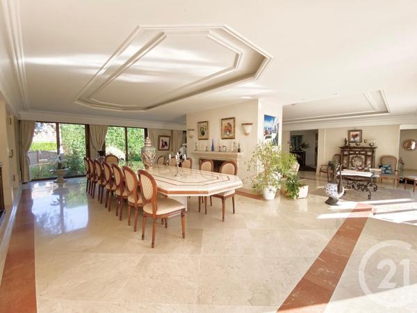 Maison à vendre  11 pièces - 681,13 m2 PONTAULT COMBAULT - 77