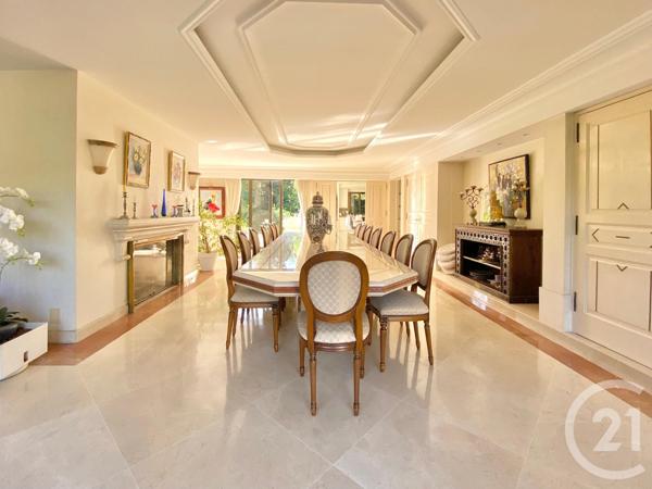 Maison à vendre  11 pièces - 681,13 m2 PONTAULT COMBAULT - 77