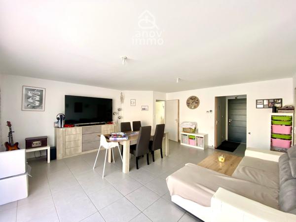 Maison
                                                                                                                                                                                                                                                                                                                        5 pièce(s)                                                                                                                                                                                                          4 chambre(s)                                                                                                                                                                                                          96  m²