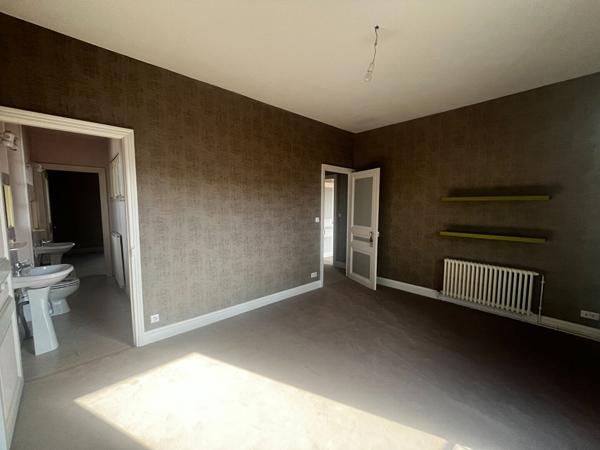 Maison de Maitre à Vittel 8 pièce(s) 155 m2
