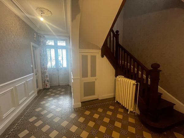 Maison de Maitre à Vittel 8 pièce(s) 155 m2