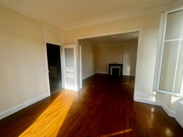 Maison de Maitre à Vittel 8 pièce(s) 155 m2