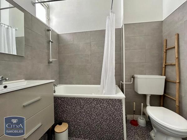 Appartement à louer 2 pièces 34.89m² Poitiers (86000)