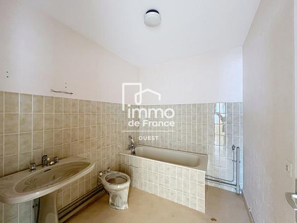 A LOUER : Charmant appartement 2 pièces - 50m2 - LAVAL