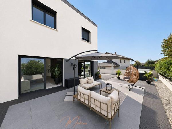 Maison 5 pièces 133m² à vendre à Saint-Genis-Pouilly 01630