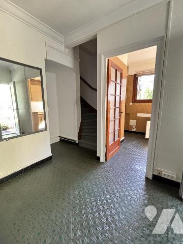 Corenc, maison de composé de 2 logements divisés