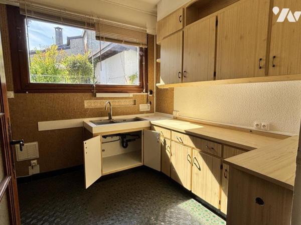 Corenc, maison de composé de 2 logements divisés