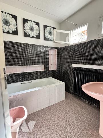 Corenc, maison de composé de 2 logements divisés