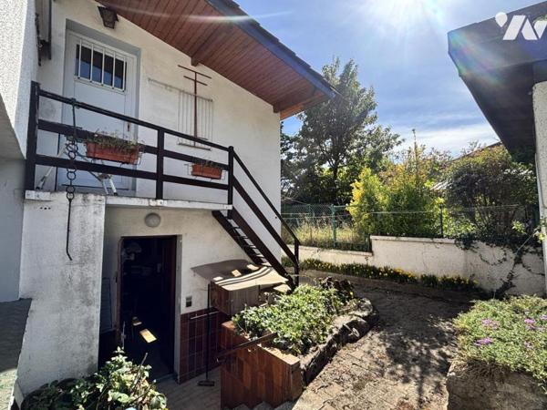 Corenc, maison de composé de 2 logements divisés