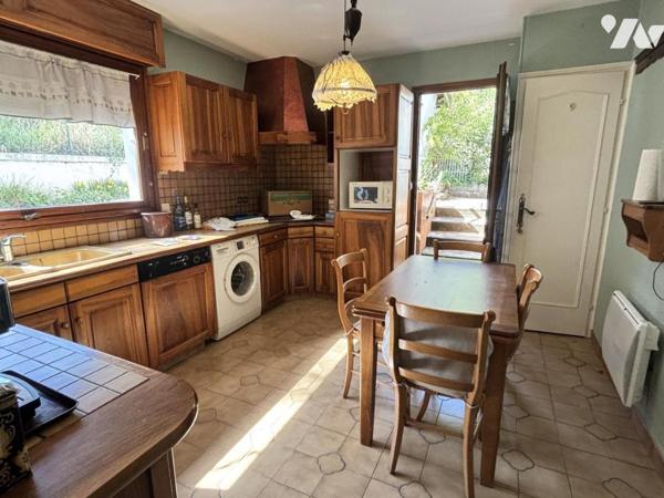 Corenc, maison de composé de 2 logements divisés