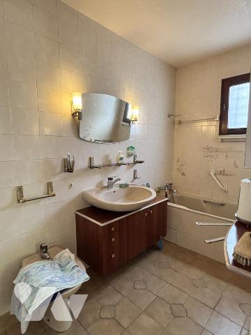 Corenc, maison de composé de 2 logements divisés