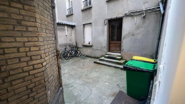 75015 PARIS, Rue du Commerce - Local 20 m² sur cour