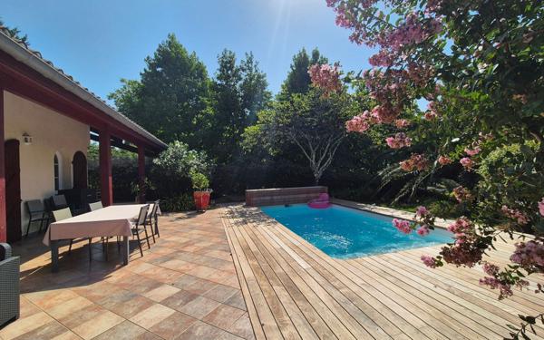 Maison à vendre    5 pièces • 182 m2 Saint-Pierre-d'Irube