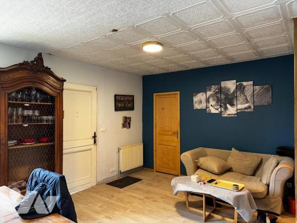 EXCLUSIF

Commune de CHINON (Indre-et-Loire) Quartier des Boisses
Une maison d'habitation co...