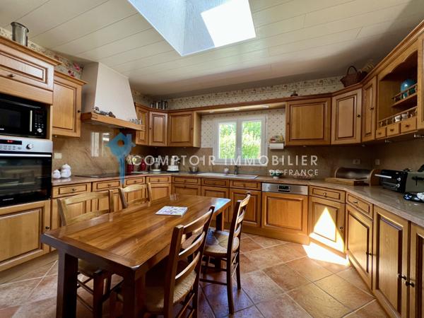 Maison
                                                                                                                                                                                                                                                                                                                        8 pièce(s)                                                                                                                                                                                                          6 chambre(s)                                                                                                                                                                                                          192.4  m²