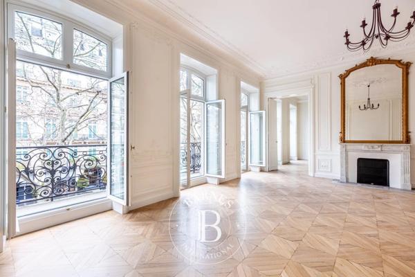 Paris 8ème, Appartement 3 Chambres -  255 m² à vendre