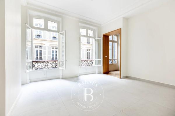 Paris 8ème, Appartement 3 Chambres -  255 m² à vendre