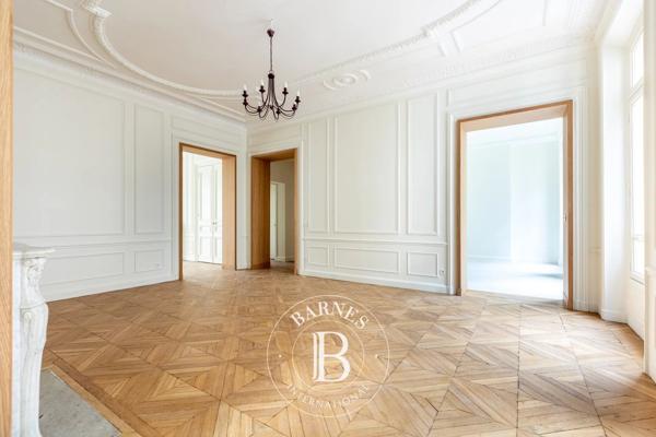 Paris 8ème, Appartement 3 Chambres -  255 m² à vendre