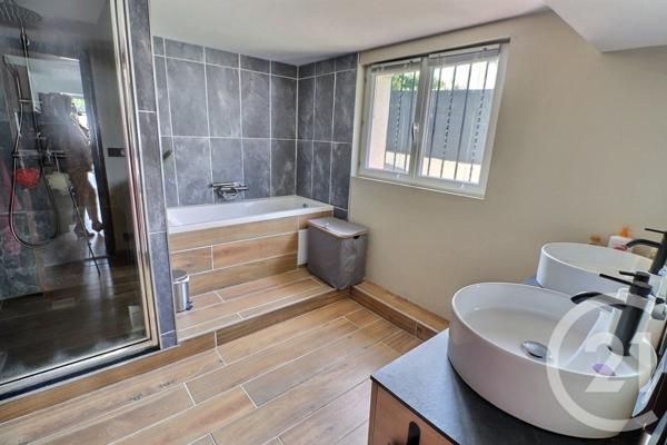 Appartement T3 à vendre  3 pièces - 75 m2 PUGET SUR ARGENS - 83