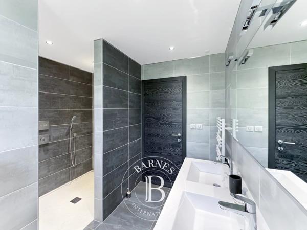 Aix-les-Bains, Maison 5 Chambres -  400 m² à vendre