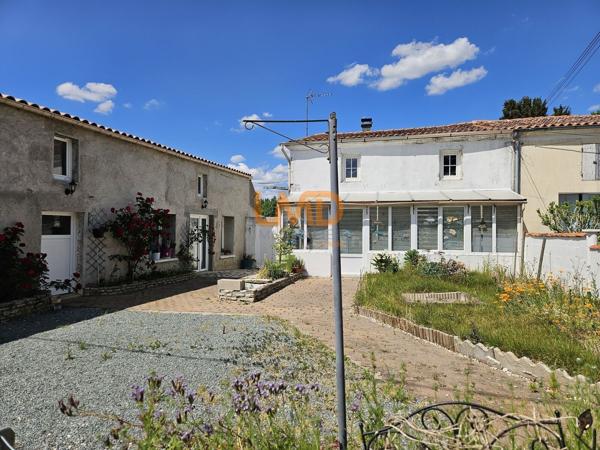 Maison village
