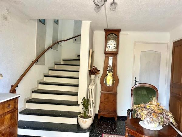 Apt (84400) Provence - APT au calme Maison d'environ 104m² sur terrain de 277m², proche commodités et sur les hauteurs d'A