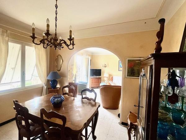 Apt (84400) Provence - APT au calme Maison d'environ 104m² sur terrain de 277m², proche commodités et sur les hauteurs d'A