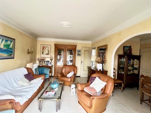 Apt (84400) Provence - APT au calme Maison d'environ 104m² sur terrain de 277m², proche commodités et sur les hauteurs d'A