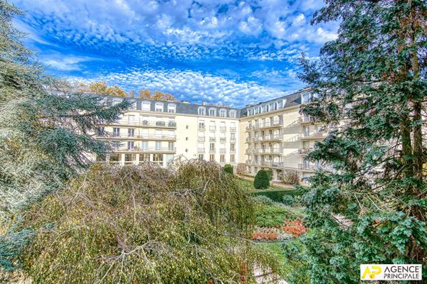 Versailles Avenue de Paris Appartement 4 P 90 m² carrez avec balcon, ascenseur et parking €675 000 ** - Référence 26673