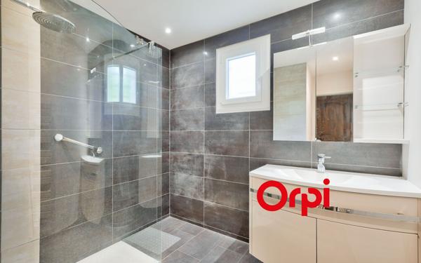 Maison à vendre    5 pièces • 118 m2 Tassin-la-Demi-Lune