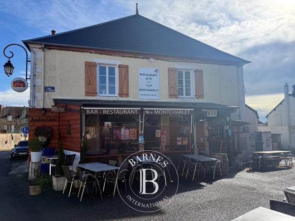 Luzy, Local et fonds de commerce  244 m² à vendre