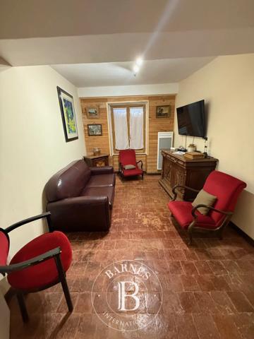 Luzy, Local et fonds de commerce  244 m² à vendre