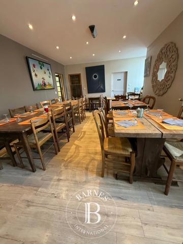 Luzy, Local et fonds de commerce  244 m² à vendre