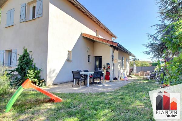 Maison individuelle 4 pièces – 3 chambres, jardin et terrasse
