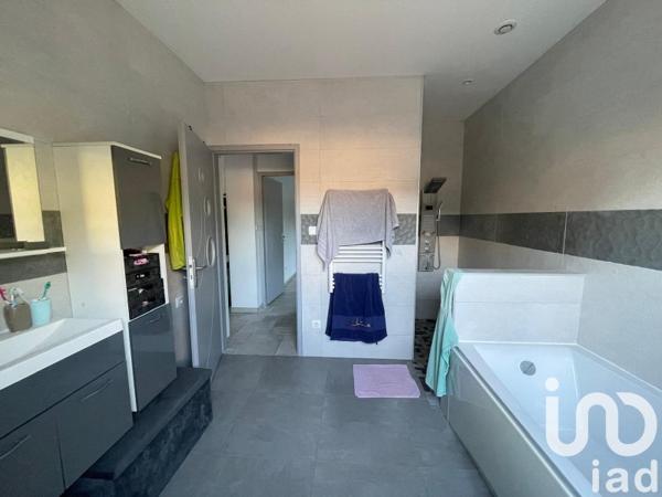 Maison à vendre 5 pièces 191 m² Montholon