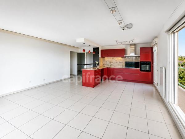 Appartement T4 de standing avec terrasse, climatisation, garage et aperçu mer