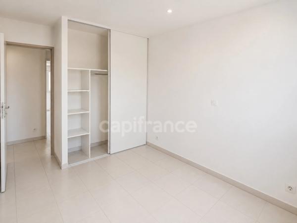 Appartement T4 de standing avec terrasse, climatisation, garage et aperçu mer