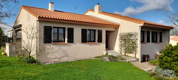 LA CHAIZE LE VICOMTE MAISON A VENDRE 6 pièces 128m²