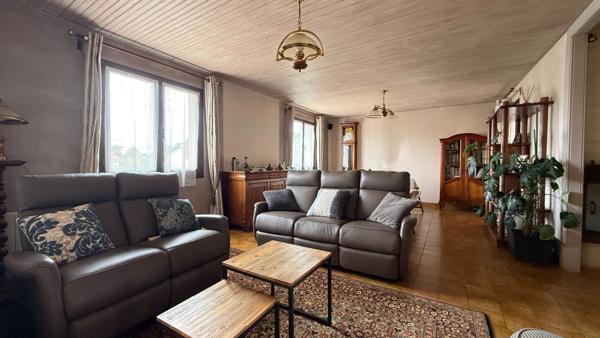LA CHAIZE LE VICOMTE MAISON A VENDRE 6 pièces 128m²