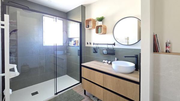 Maison  Coup de coeur ! calme absolu ! Alleins (13) Entre  Alpilles et Lubéron