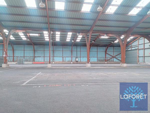 Achat local commercial près de LA ROCHE SUR YON - 4945 m² - 1 561 200 €