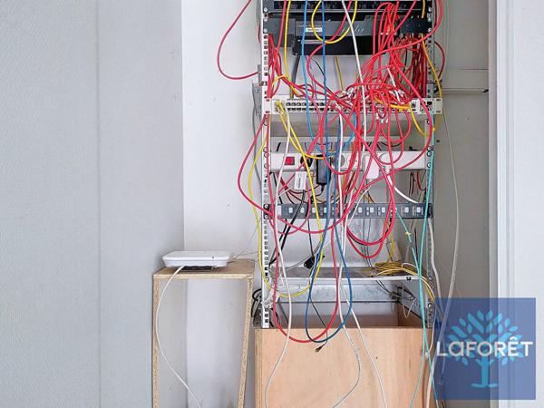 Achat local commercial près de LA ROCHE SUR YON - 4945 m² - 1 561 200 €