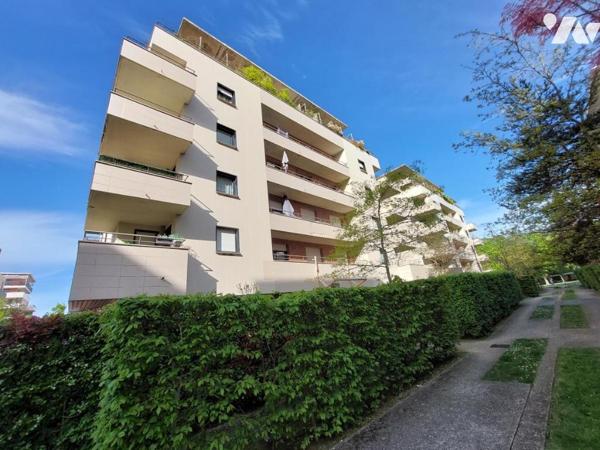 APPARTEMENT F2 AVEC BALCON + BOX 