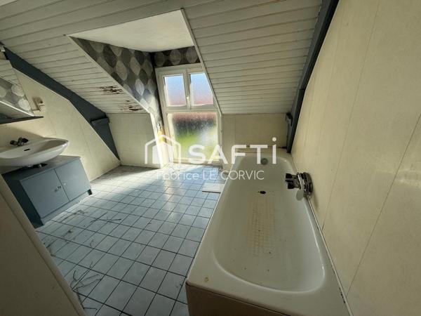 ENSEMBLE IMMOBILIER EN CAMPAGNE DE NOYAL PONTIVY A RENOVER