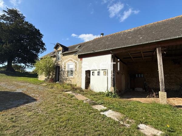 ENSEMBLE IMMOBILIER EN CAMPAGNE DE NOYAL PONTIVY A RENOVER