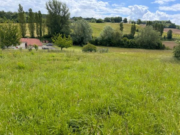 Dpt Lot et Garonne (47), à vendre PUYMIROL terrain