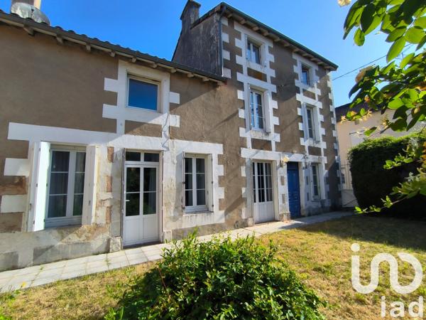 House for sale 10 rooms 226 m² Saint-Julien-l'Ars
