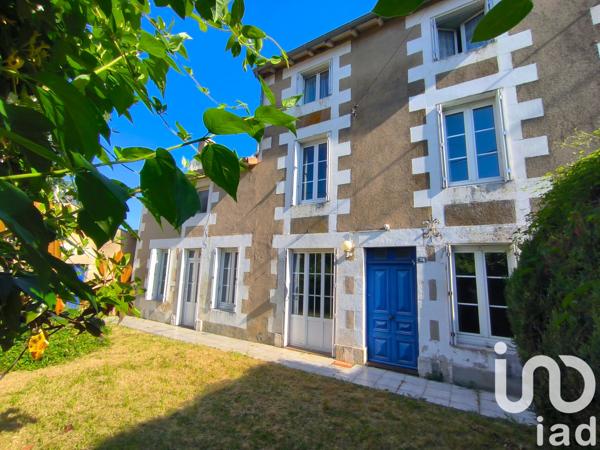 House for sale 10 rooms 226 m² Saint-Julien-l'Ars