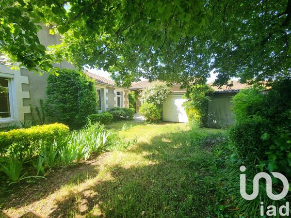 House for sale 10 rooms 226 m² Saint-Julien-l'Ars