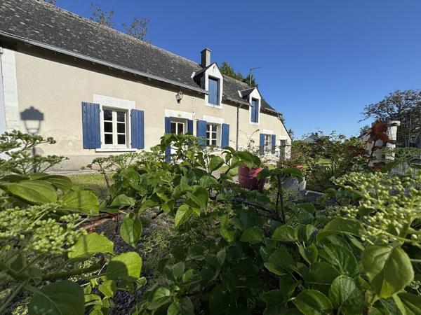 Belle longère en centre bourg avec du terrain 79 500 €